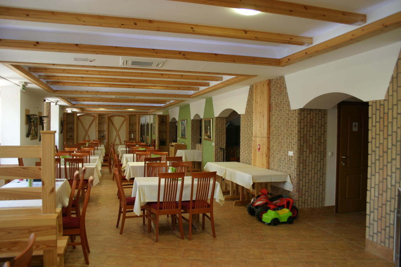 Pincelakat Borhaz Es Szalloda Csaszartoltes Exterior foto