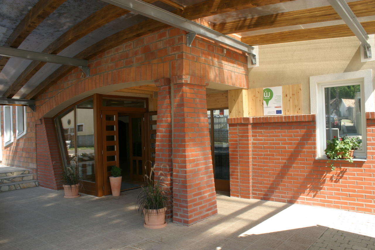 Pincelakat Borhaz Es Szalloda Csaszartoltes Exterior foto